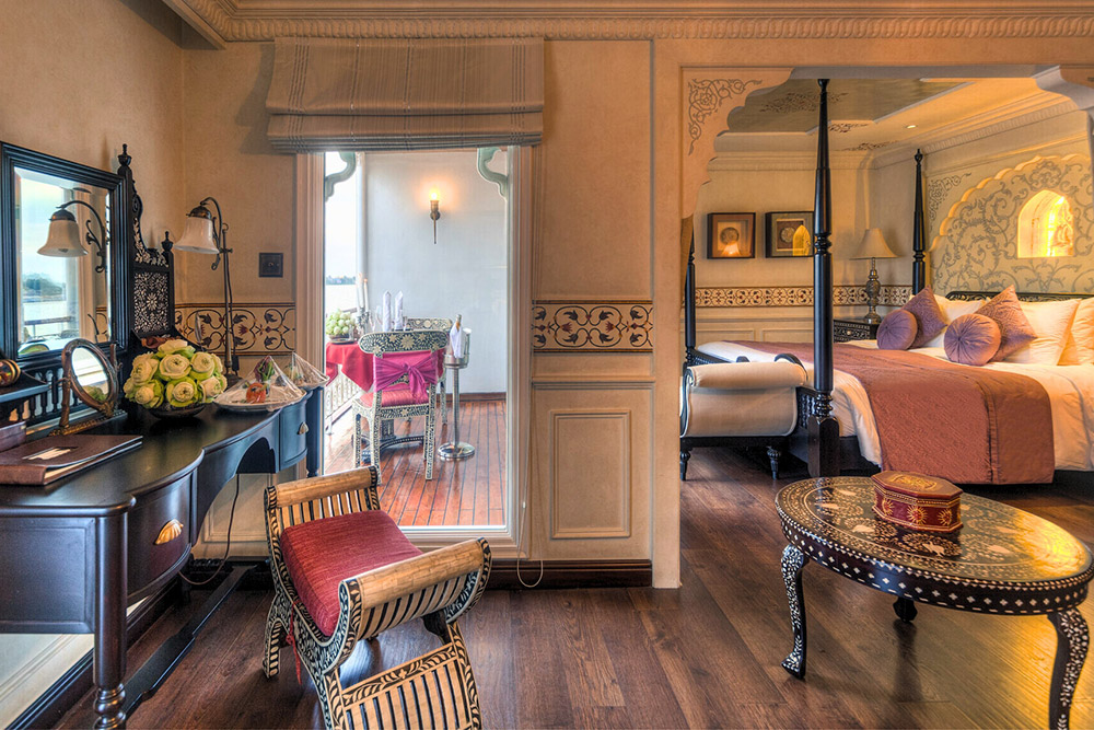 Noble Suite